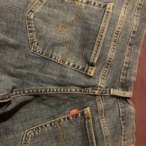 Levi’s Boyfriend Capris size 33